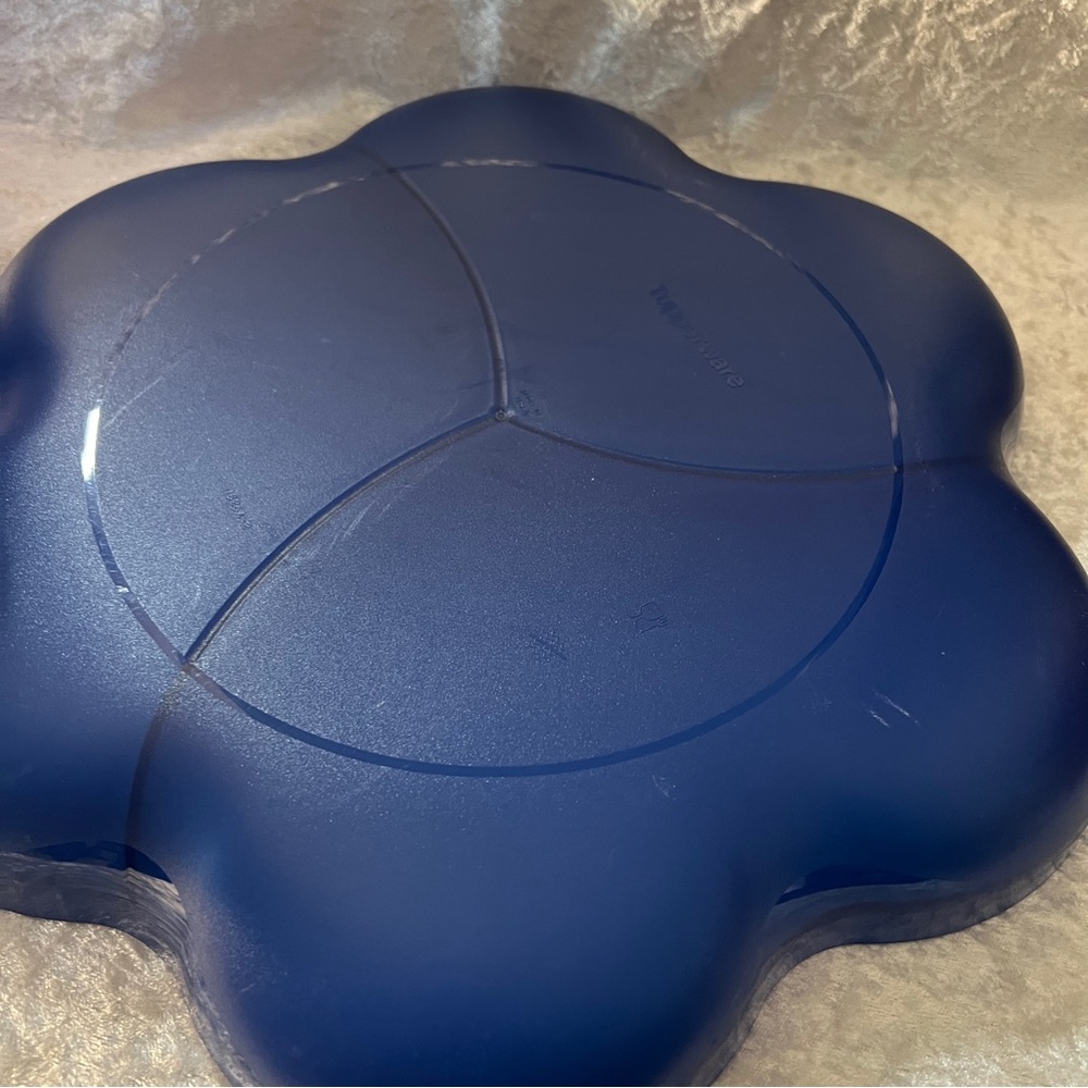Blue Flower-Shaped Container - Picture 5 of 7